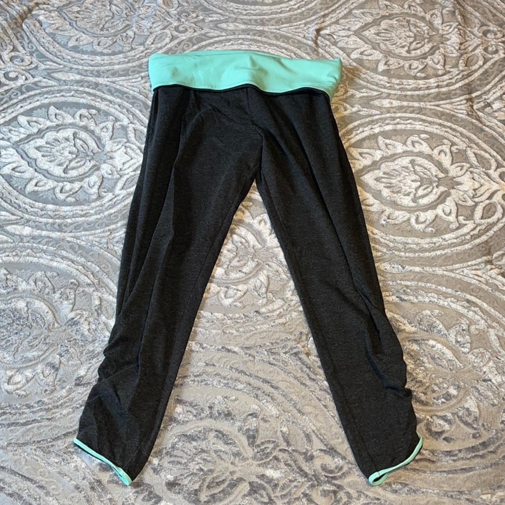 PINK Yoga Capri black and teal cute